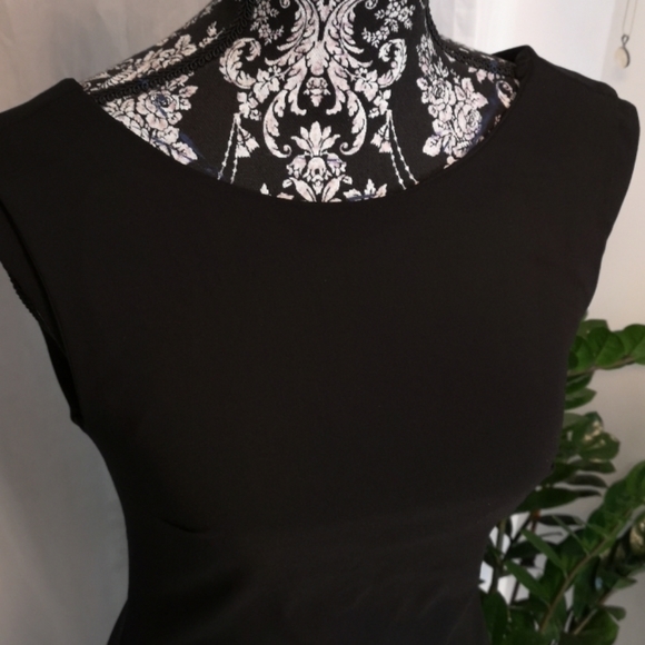 🛍️NWOT🛍️ Dynamite Ladies Black Dress - Picture 4 of 8